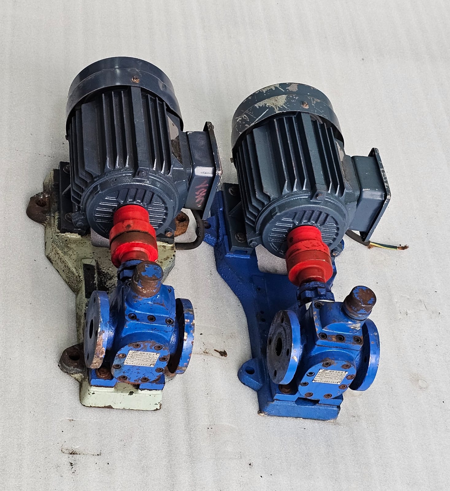 Botou Yijia Co, Gear Pump Model: YCB0.6/0.6 0.6m3/hr Pressure: 0.6 MPA M:45 KW: 0.75 R/min: 910