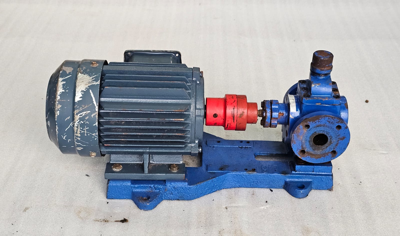 Botou Yijia Co, Gear Pump Model: YCB0.6/0.6 0.6m3/hr Pressure: 0.6 MPA M:45 KW: 0.75 R/min: 910 - Image 4