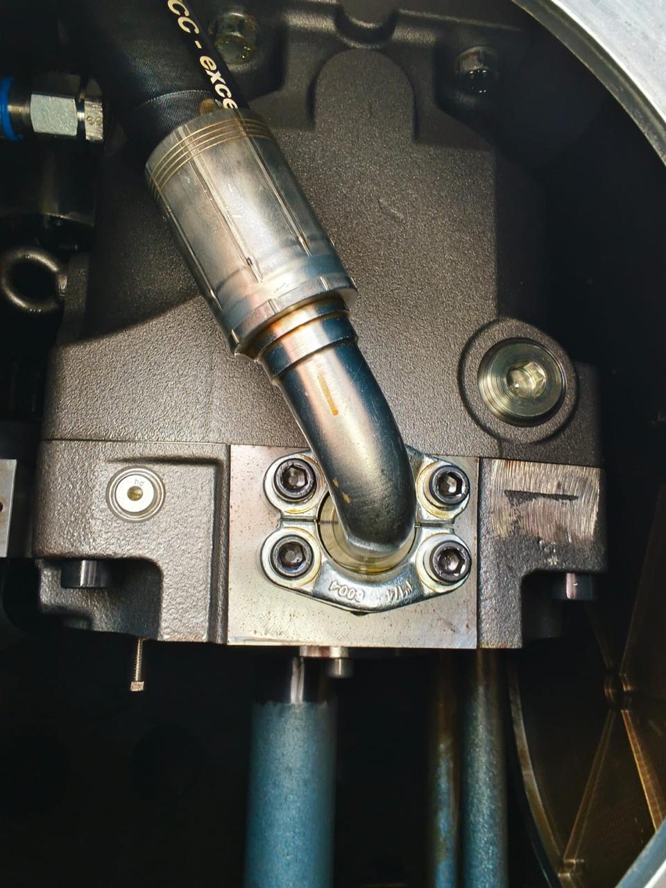 Parker New Hydraulic Pump Part No : PV180R1K1TNMMW - Image 4
