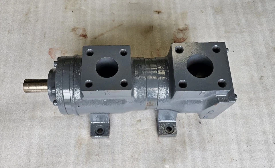 Kawasaki Type: B70-3L VMTB Hydraulic Industrial Oil Pump - Image 5
