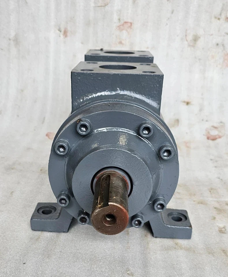 Kawasaki Type: B70-3L VMTB Hydraulic Industrial Oil Pump - Image 6